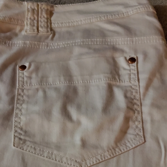 White Slim fitting Jeans - Picture 2 of 7